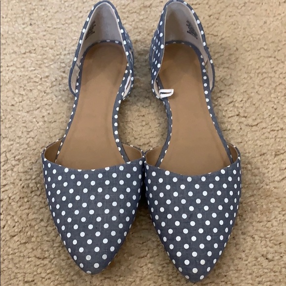 GAP Shoes - Pointed toe flat sandals